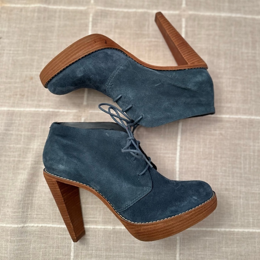 Cole Haan Women’s Blue Suede Chukka Booties Size 8